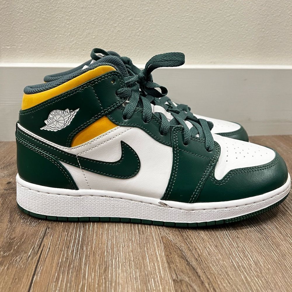 Air Jordan 1 Sonic Mid GS - size 7 - Picture 2 of 11